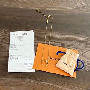Louis Vuitton gold Eclipse necklace M00762 $480 mint condition